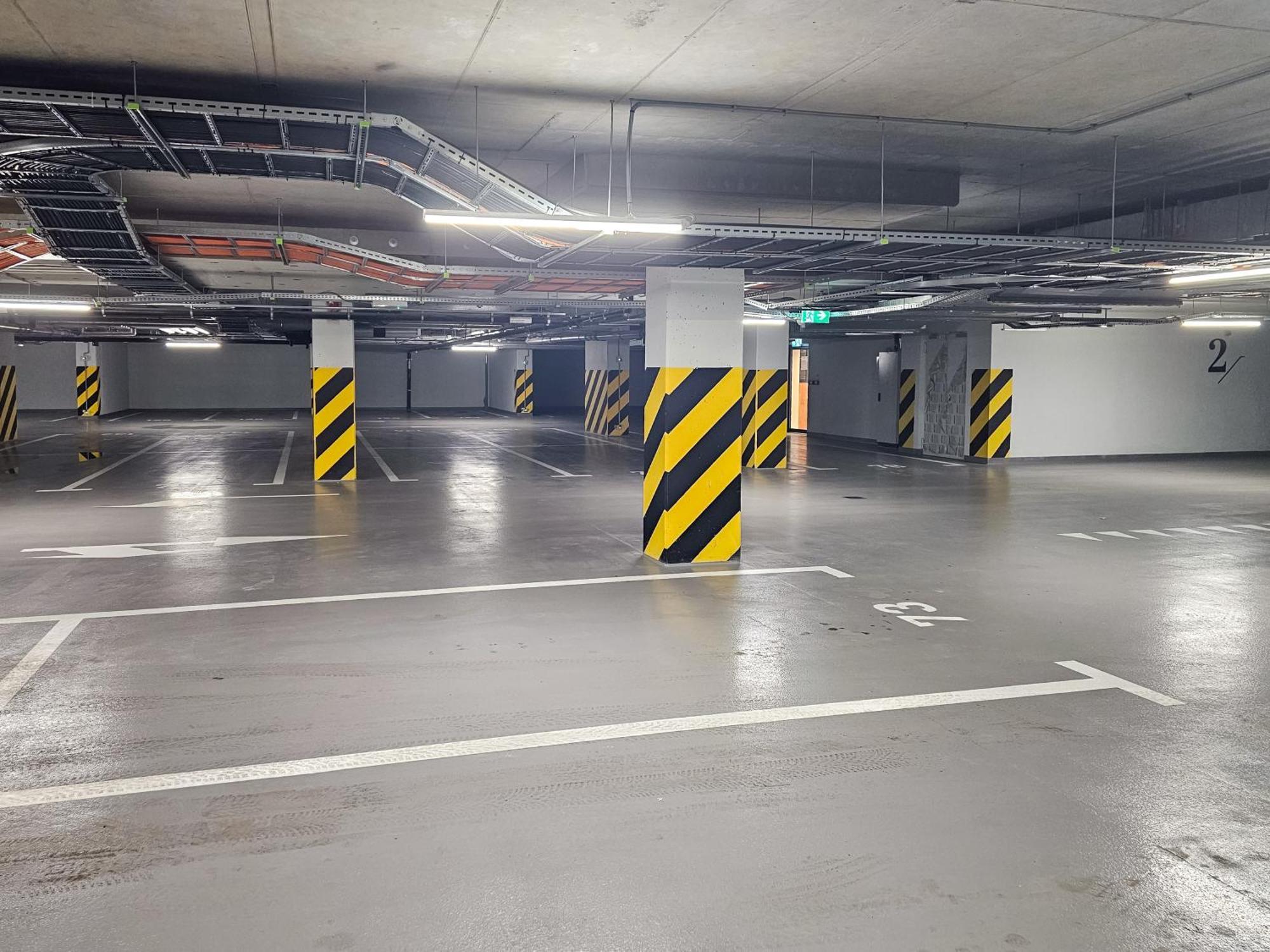 Urban Global Skyline, 15th Floor No 23, Free Garage, Self Check-in