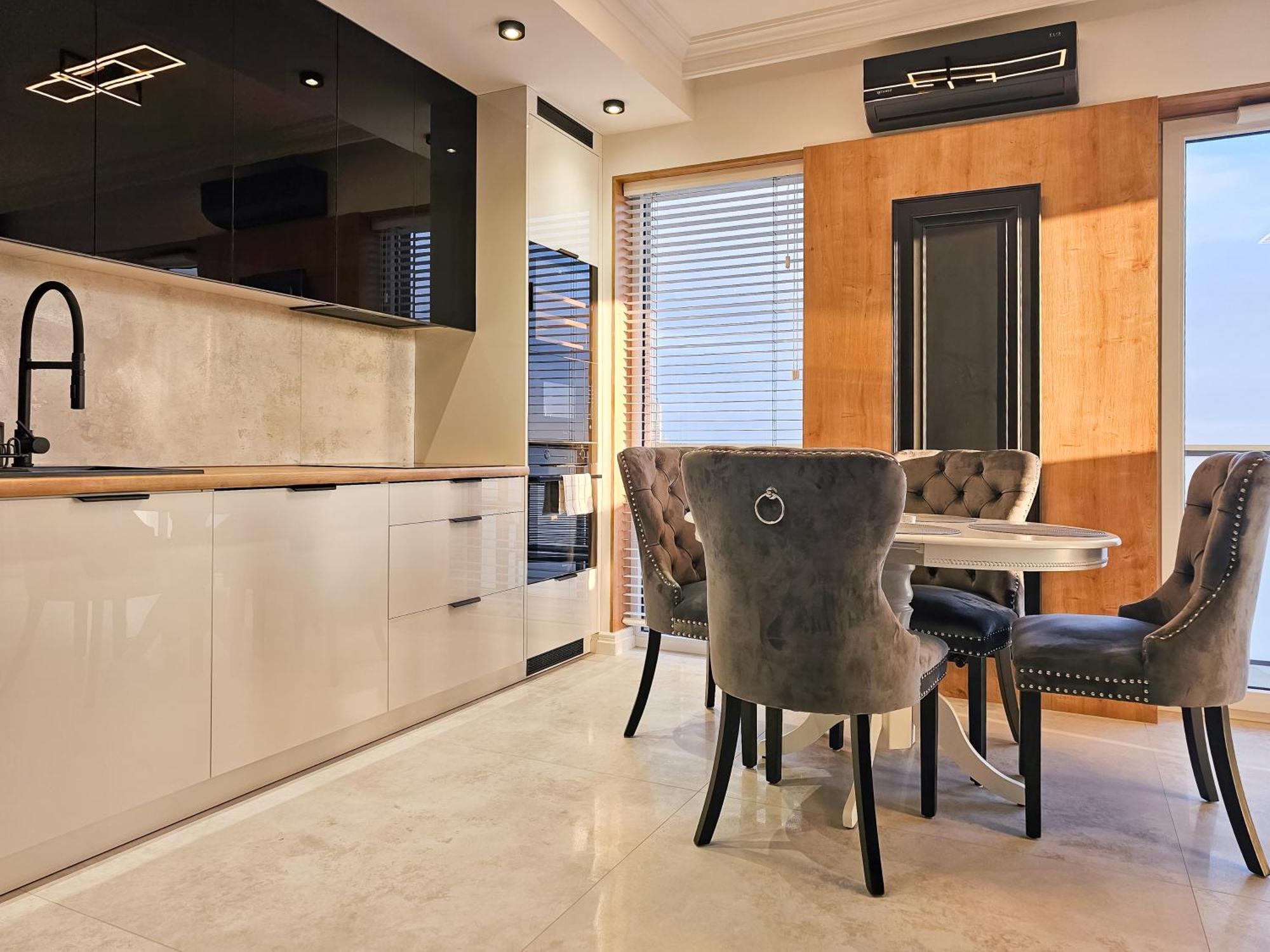 Urban Global Skyline, 15th Floor No 23, Free Garage, Self Check-in Katovice