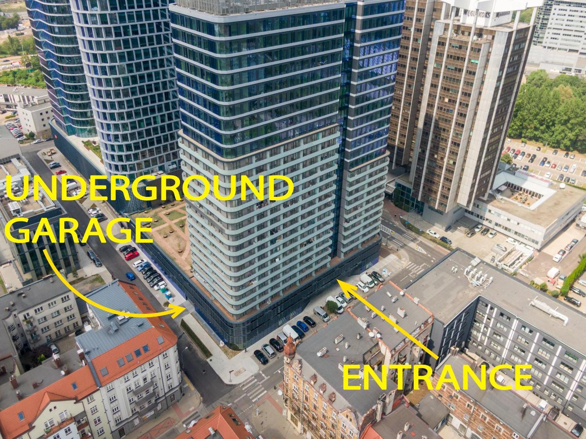 Urban Global Skyline, 15th Floor No 23, Free Garage, Self Check-in * Katovice